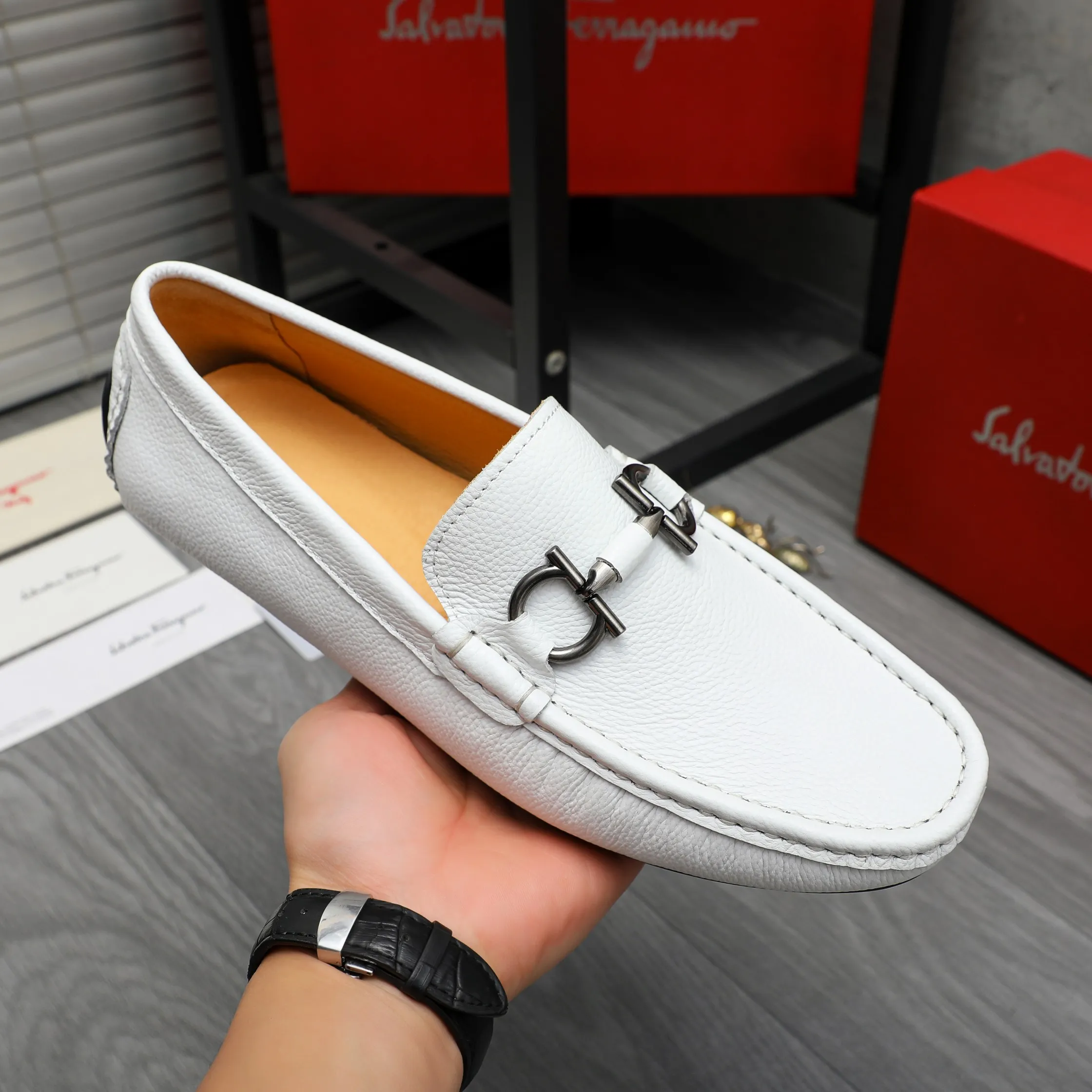 Men's shoes 💰p380 Product trademark: Ferragamo " Ferragamo ] Casual slip-on men's shoes Regular size: 38-45 Product material: Selected pebbled cowhide upper, pigskin lining, rubber outsole